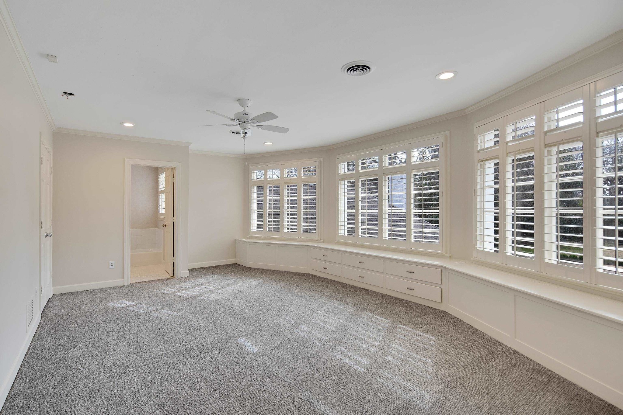 505 Goodwyn Street Memphis, TN 38111 - Photo 26 of 40 a view of an empty room with a window