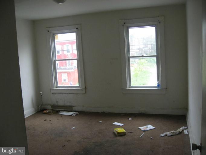 4852 Reisterstown Road Baltimore, MD 21215 - Photo 7 of 12 Living Room