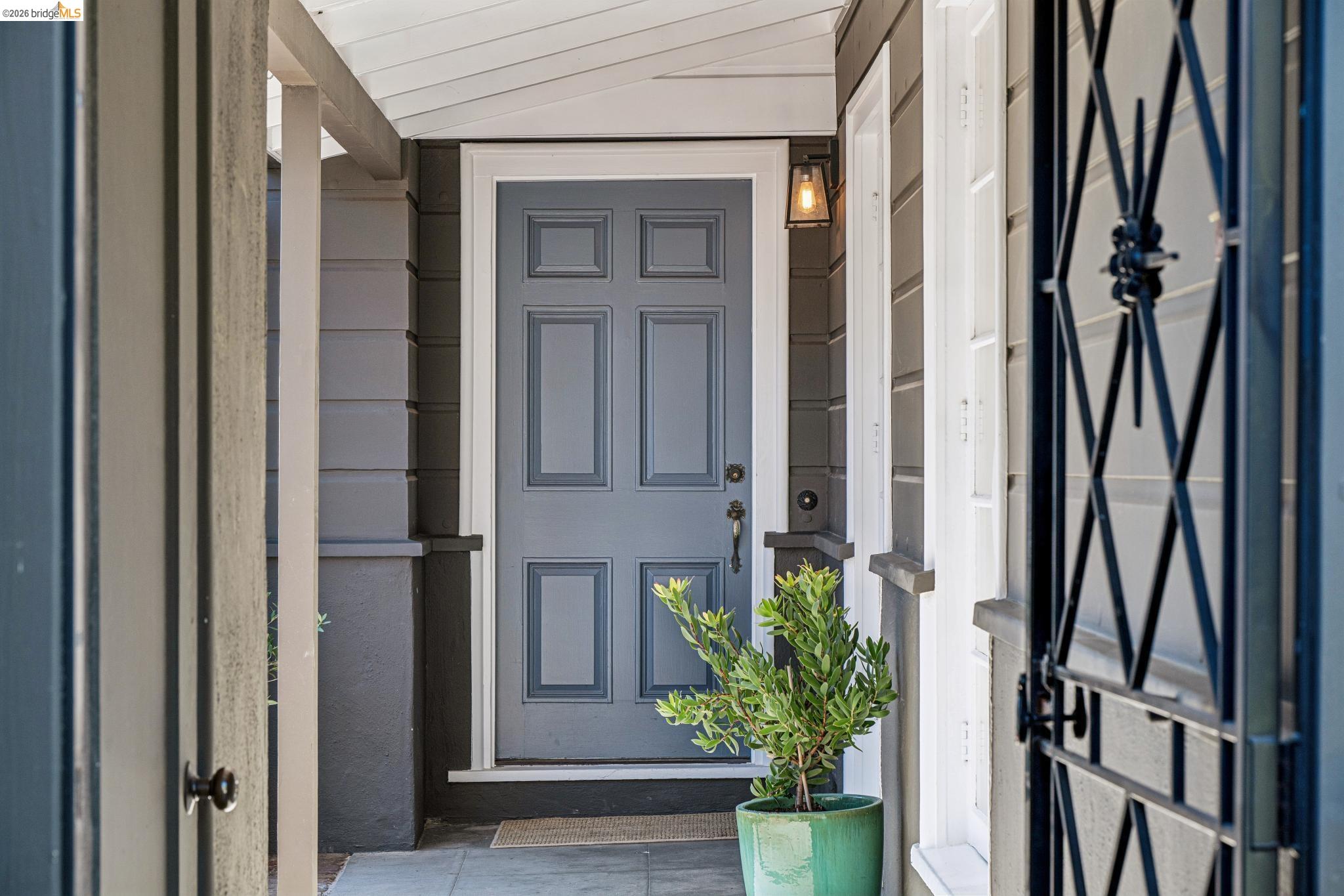 290 Colgate Avenue Kensington, CA 94708 - Photo 4 of 52 Property entrance