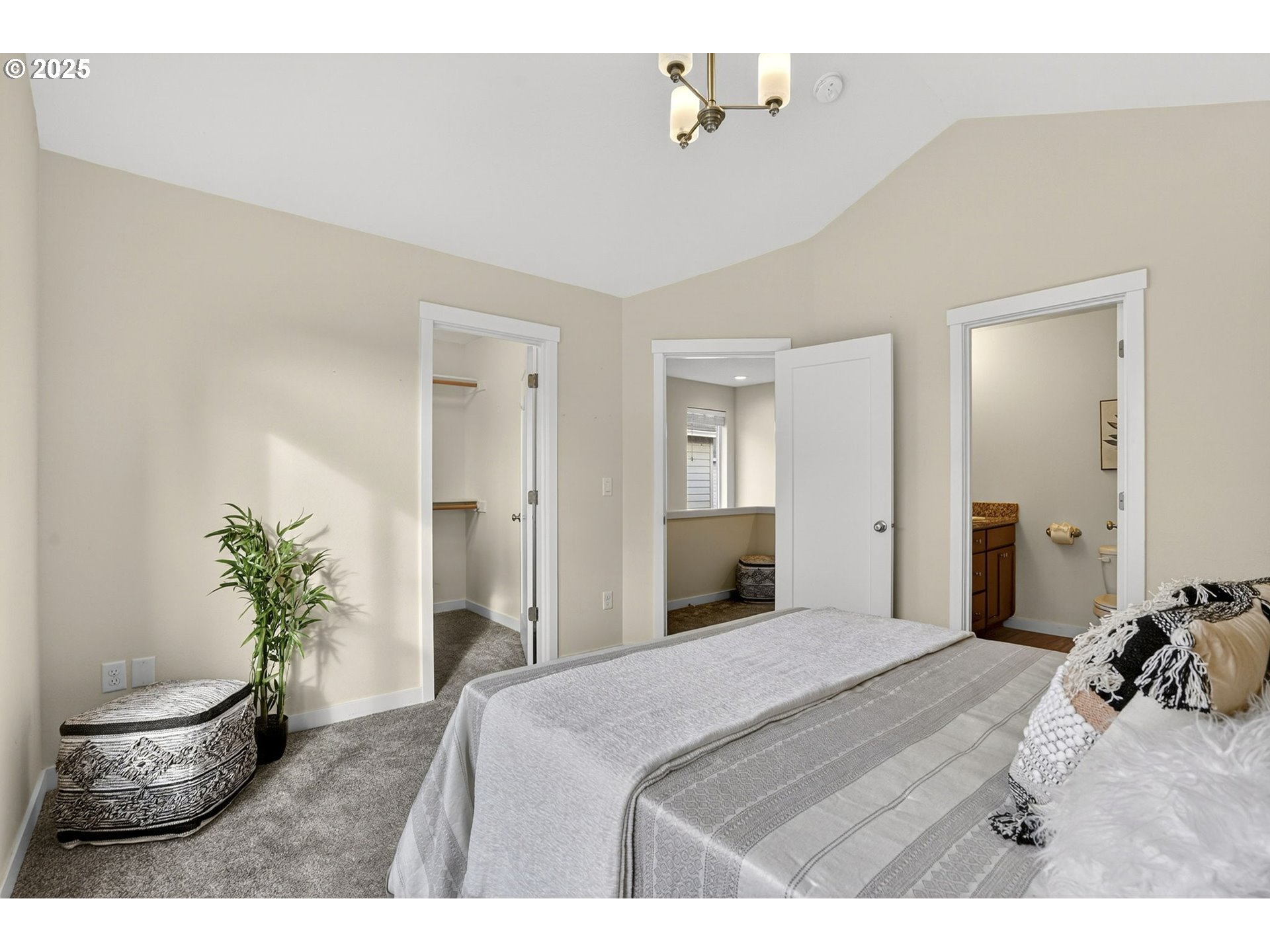 464 Northeast 3rd Avenue Canby, OR 97013 - Photo 17 of 28 a bedroom with a bed and a couch