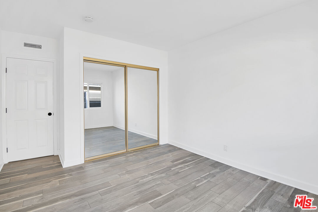 1610 South Beverly Glen Boulevard, Unit 6 Los Angeles, CA 90024 - Photo 11 of 16 a view of wooden floor