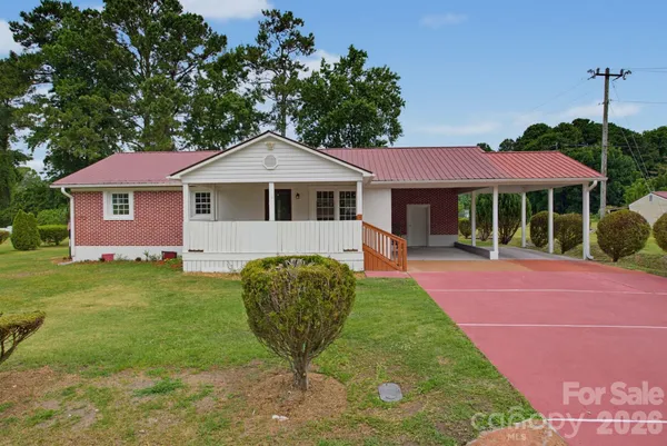 $249,999 | 149 Dobbins Street, Wallace, NC 28466