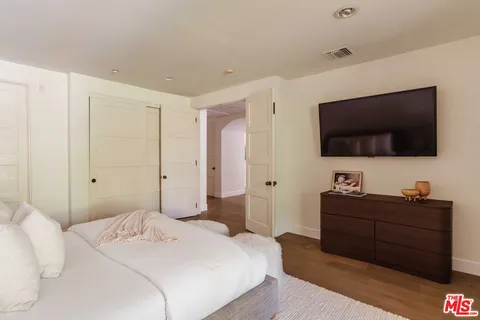 $2,150,000 | 9024 Cynthia Street, Unit 204, West Hollywood, CA 90069