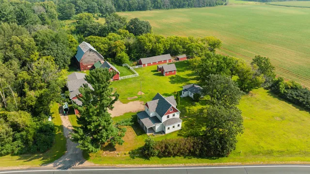 $562,000 | 9484 Sunrise Road, Harris, MN 55032