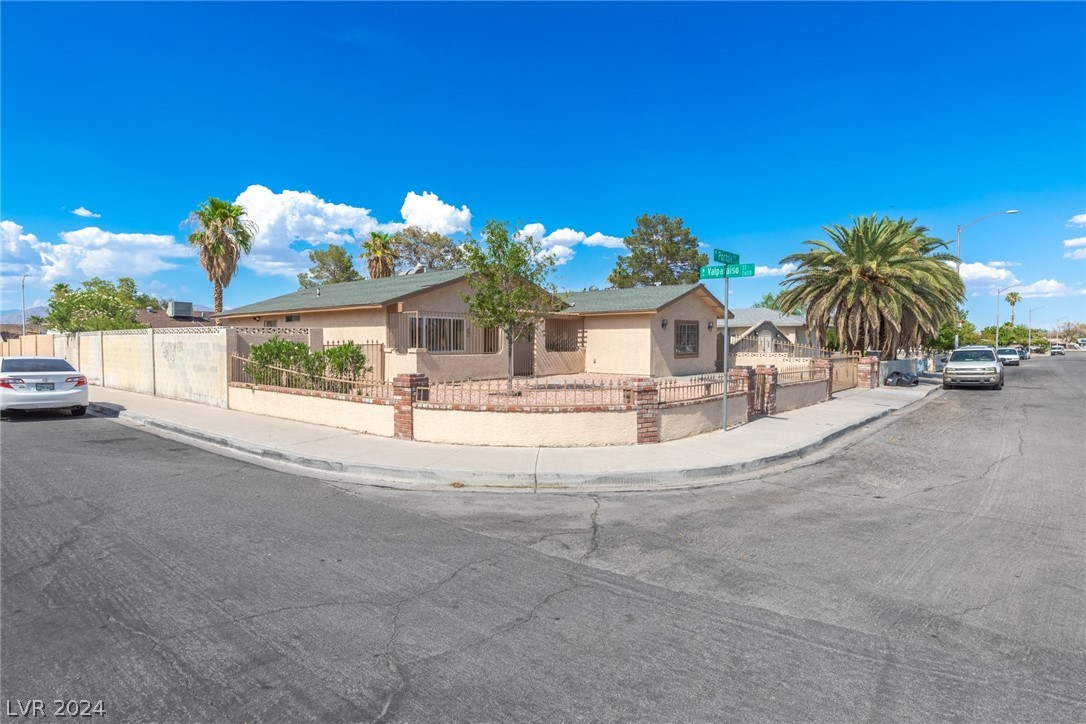 6340 Portola Road Las Vegas, NV 89108 - Photo 5 of 31 Gallery Image 5