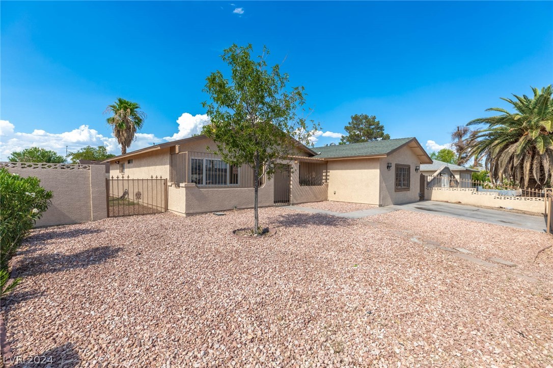 6340 Portola Road Las Vegas, NV 89108 - Photo 6 of 31 Gallery Image 6