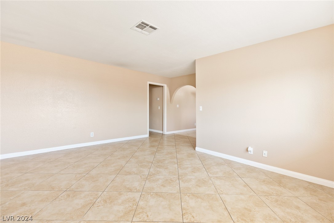 6340 Portola Road Las Vegas, NV 89108 - Photo 8 of 31 Gallery Image 8