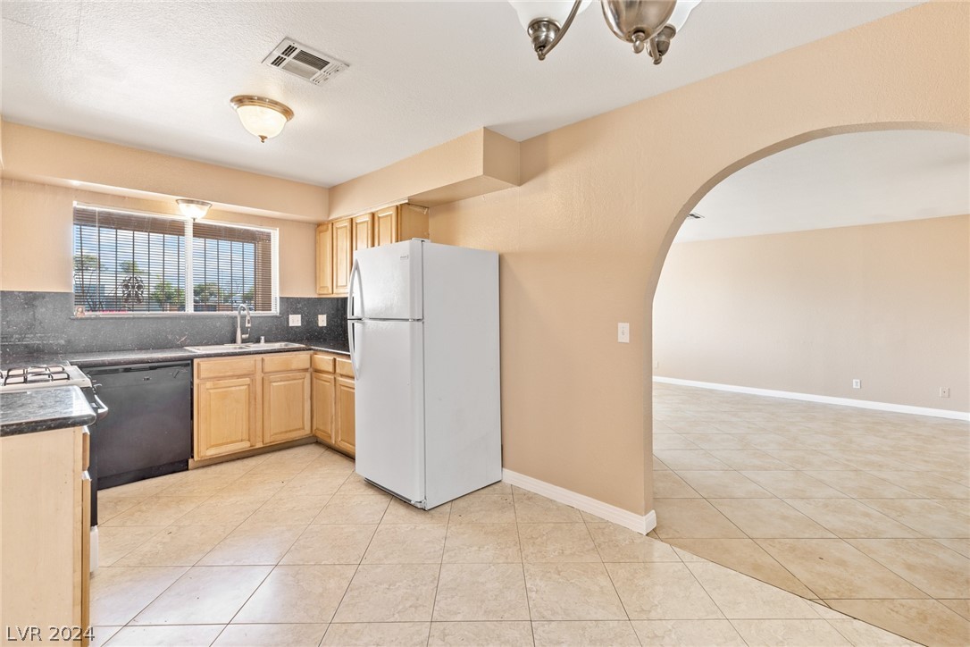 6340 Portola Road Las Vegas, NV 89108 - Photo 10 of 31 Gallery Image 10