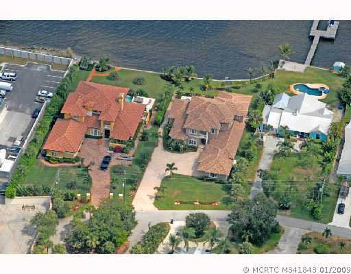 709 Southeast Riverside Drive Stuart, FL 34994 - Photo 3 of 8 Exterior Front.