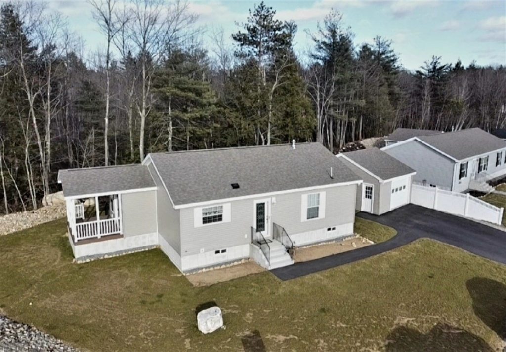 30 Topaz Terrace Gardner, MA 01440 - Photo 2 of 20 front view of a house with a yard