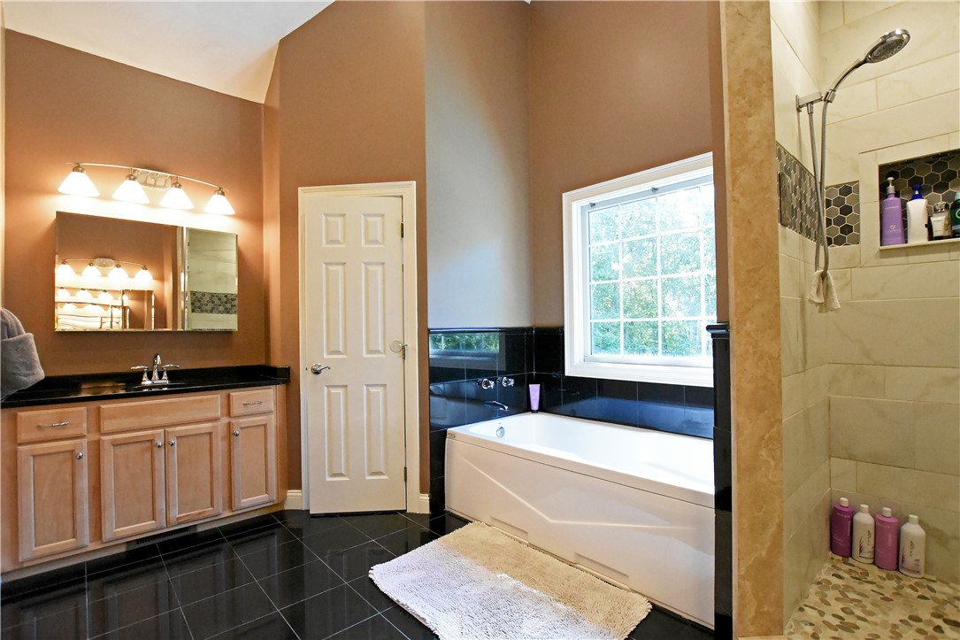 45 Lantern Road Smithfield, RI 02917 - Photo 27 of 48 Gallery Image 27