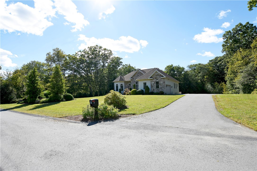 45 Lantern Road Smithfield, RI 02917 - Photo 4 of 48 Gallery Image 4