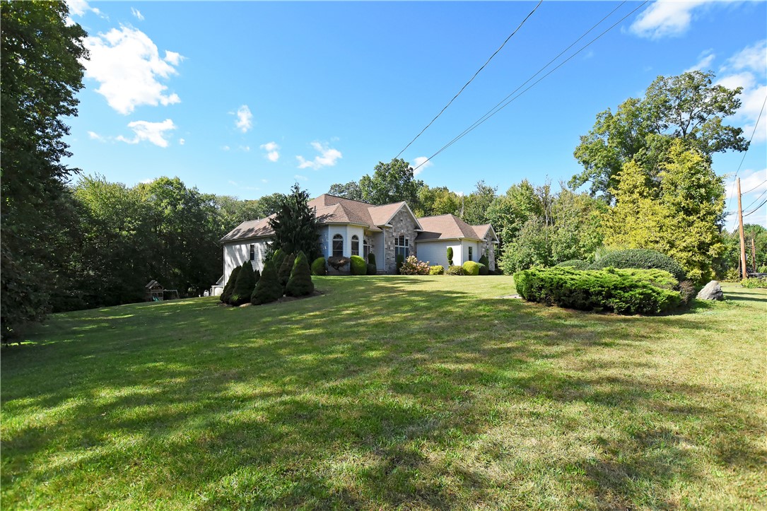 45 Lantern Road Smithfield, RI 02917 - Photo 5 of 48 Gallery Image 5