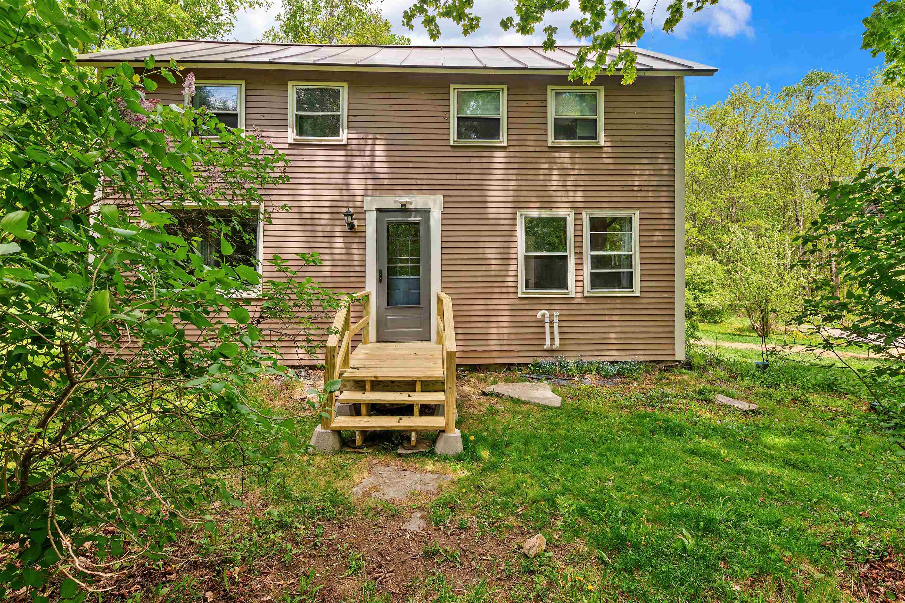 1757 Wildlife Road Hartford, VT 05001 - Photo 2 of 36