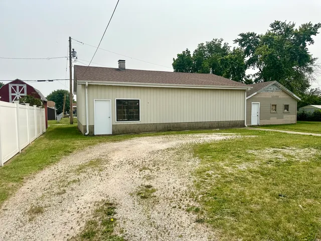 a view of a house with a outdoor space