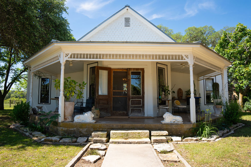 1294 Crabapple Road Blanco, TX 78606 - Photo 2 of 32