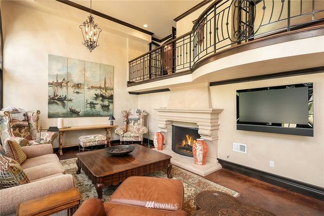 $2,000,000 | 3908 West Barrett Street, Seattle, WA 98199