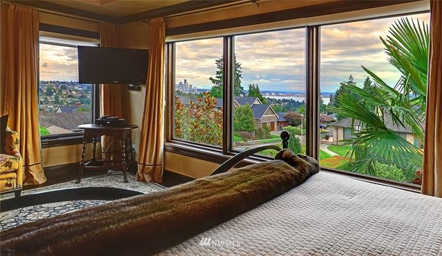 $2,000,000 | 3908 West Barrett Street, Seattle, WA 98199