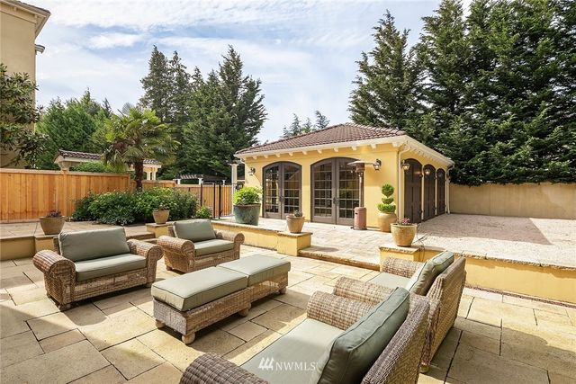 $2,000,000 | 3908 West Barrett Street, Seattle, WA 98199