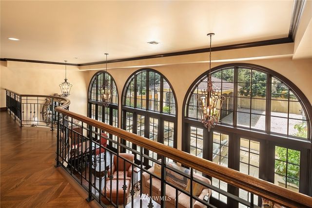 $2,000,000 | 3908 West Barrett Street, Seattle, WA 98199