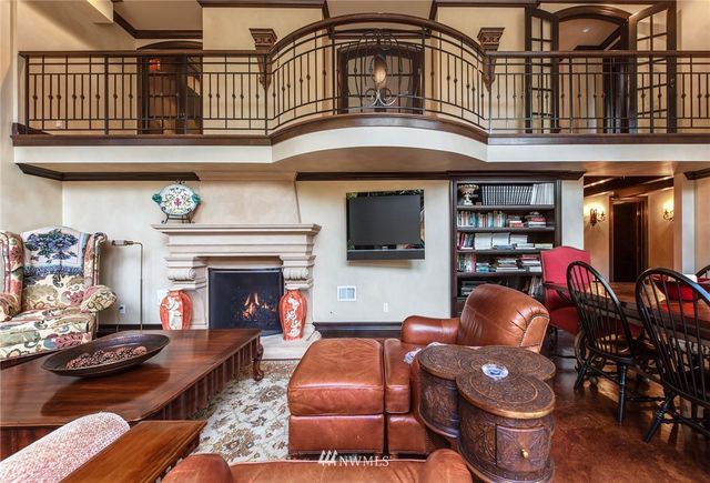 $2,000,000 | 3908 West Barrett Street, Seattle, WA 98199