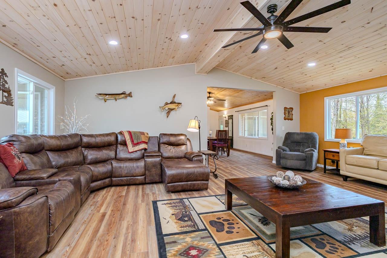9014 North Star Road Presque Isle, WI 54557 - Photo 10 of 61 Gallery Image 10