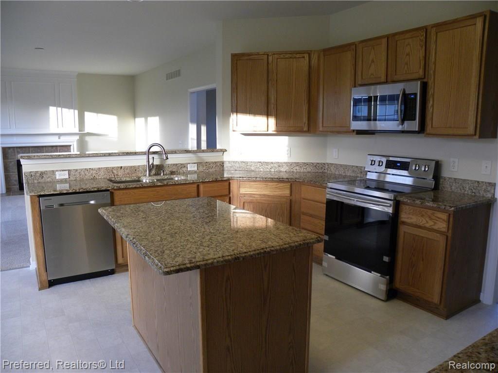 396 Springfield Drive Canton, MI 48188 - Photo 10 of 28 Kitchen