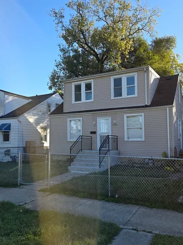 a house view with a backyard space