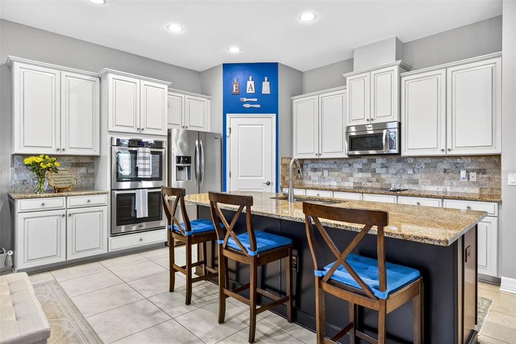 7035 Peregrina Loop Wesley Chapel, FL 33545 - Photo 17 of 74