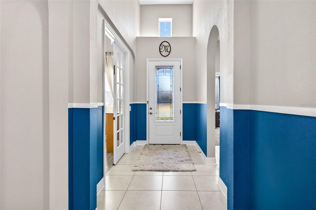 7035 Peregrina Loop Wesley Chapel, FL 33545 - Photo 9 of 74