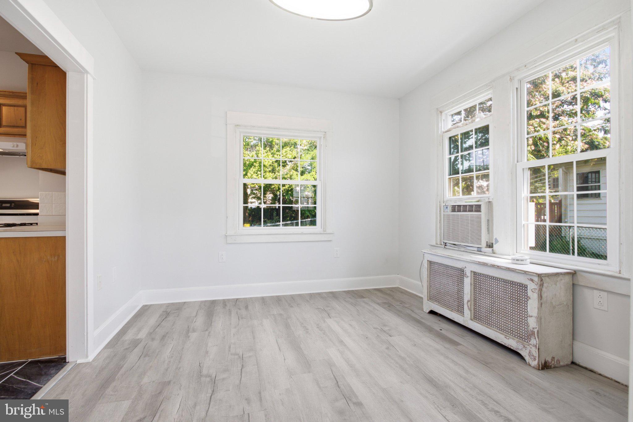 316 Powell Road Springfield, PA 19064 - Photo 7 of 23 Bright and airy sunlit space.