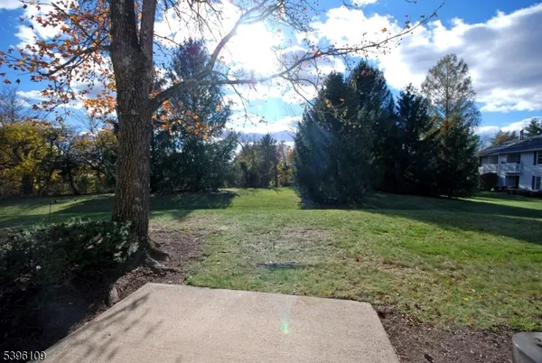 $2,200 | 374 Burdock Court, Three Bridges, NJ 08887