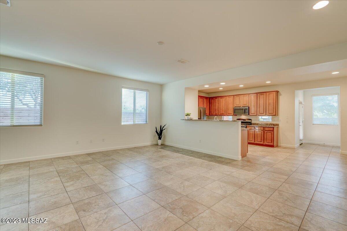 12911 North Shell Traders Court Tucson, AZ 85755 - Photo 7 of 42