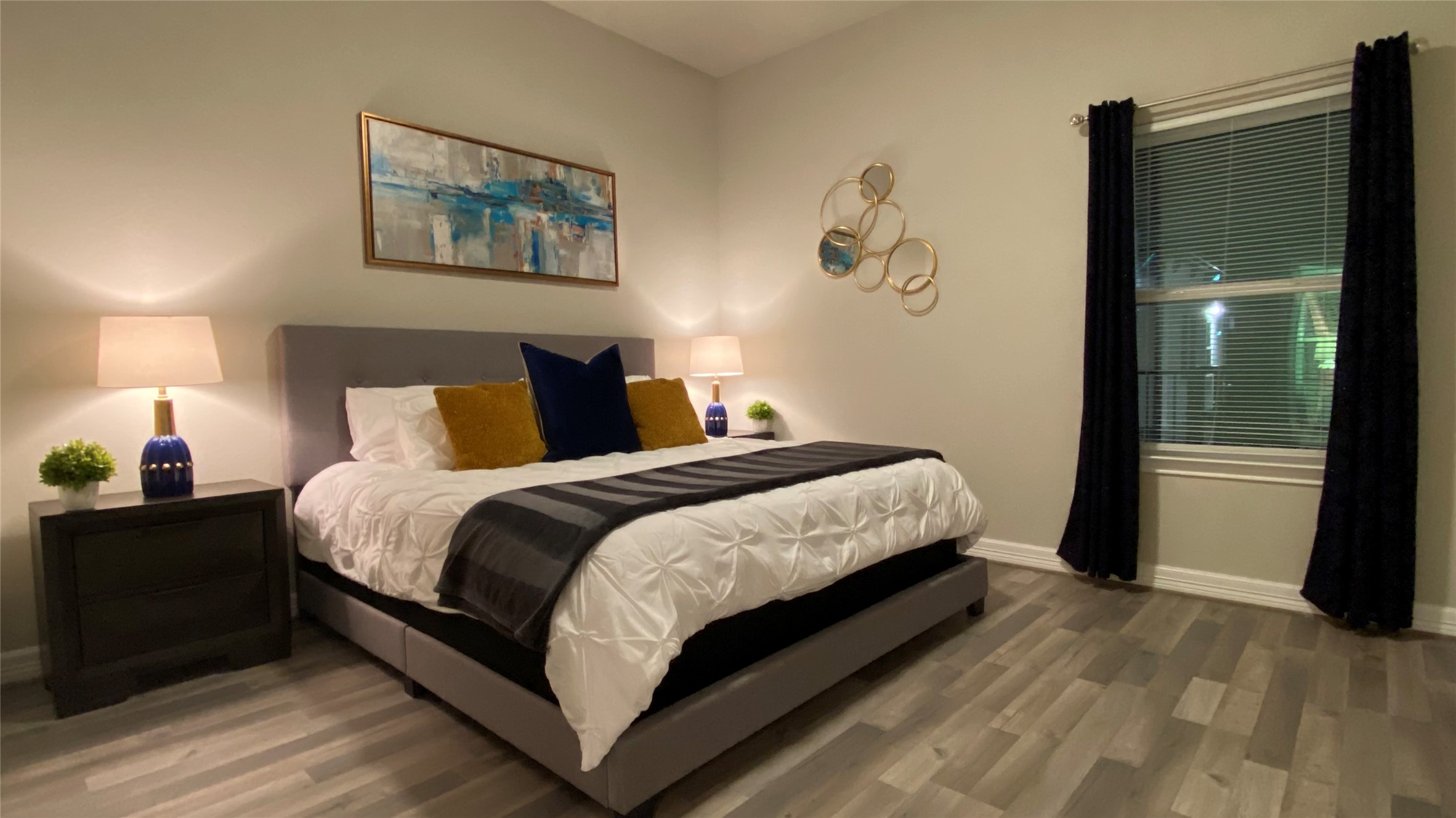 3144 Southmore Boulevard, Unit 4 Houston, TX 77004 - Photo 6 of 10 a bedroom with bed and window