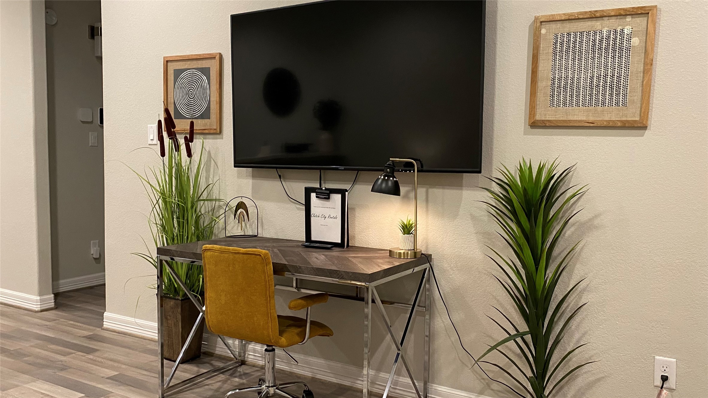 3144 Southmore Boulevard, Unit 4 Houston, TX 77004 - Photo 10 of 10 a living room with furniture and a flat screen tv