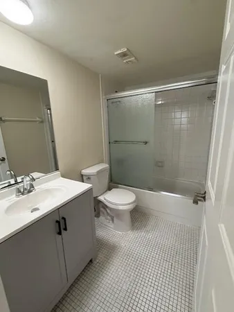 $2,000 | 2805 Southwest 22nd Avenue, Unit 1030, Delray Beach, FL 33445