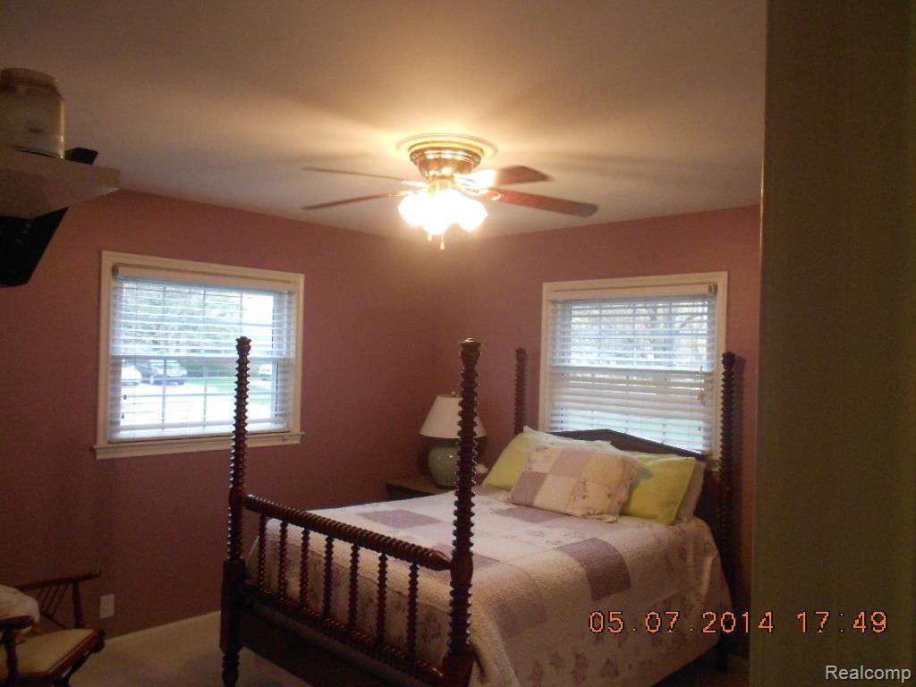 70 Clairview Road Grosse Pointe, MI 48236 - Photo 16 of 26 015.jpg