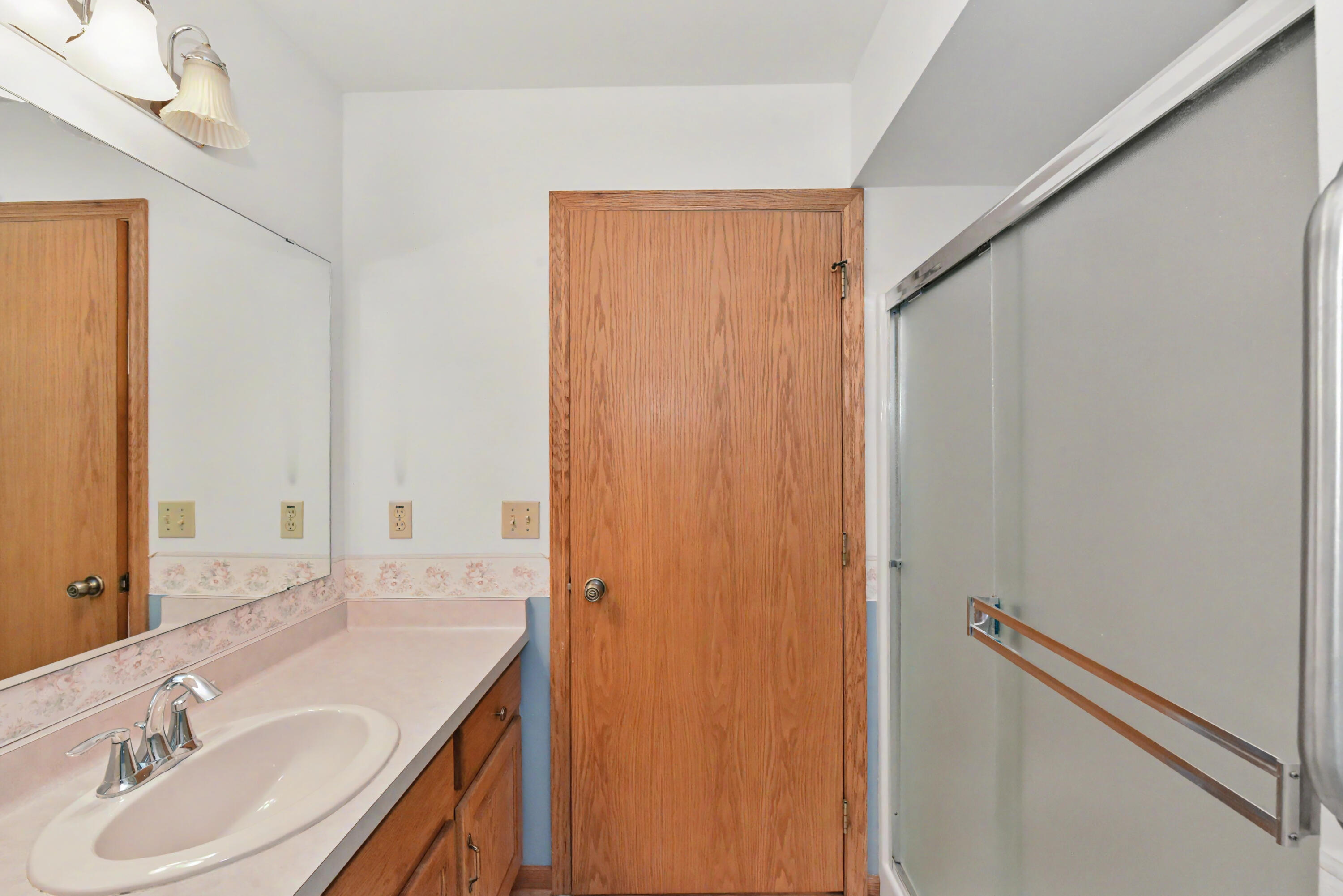 N22W26761 Shooting Star Road Pewaukee, WI 53072 - Photo 32 of 47 DSC_8224