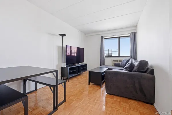$620,000 | 92-29 Queens Boulevard, Unit 16H | Rego Park