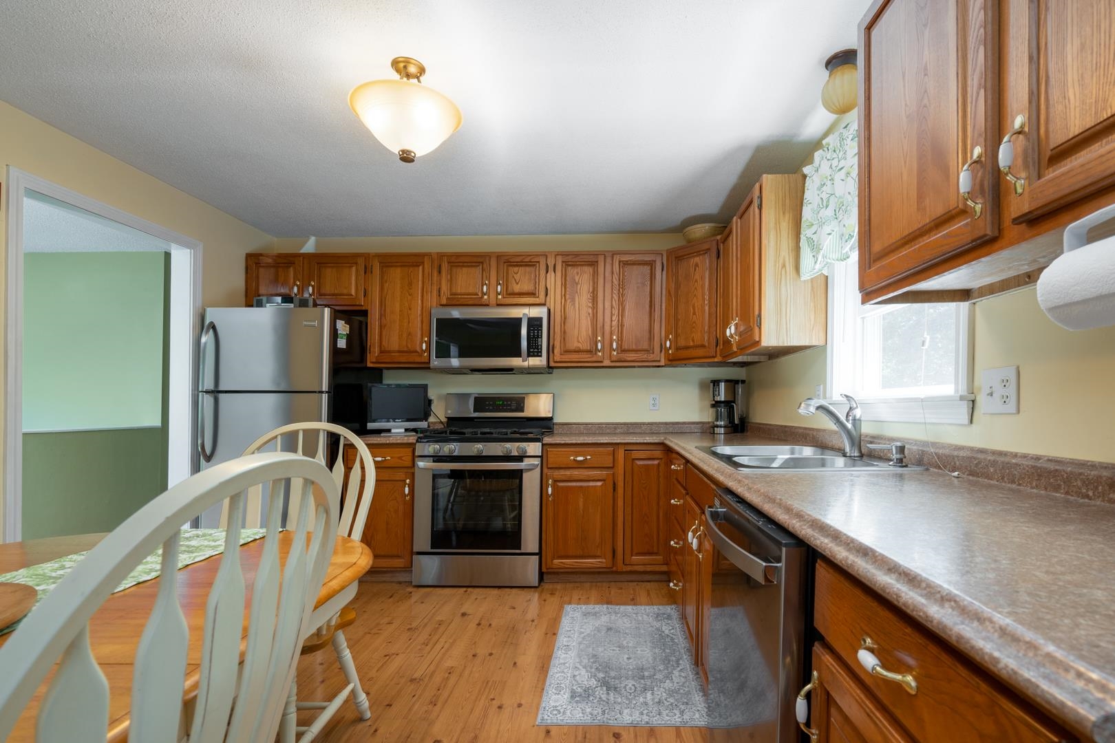 5 Taryn Road Derry, NH 03038 - Photo 6 of 38