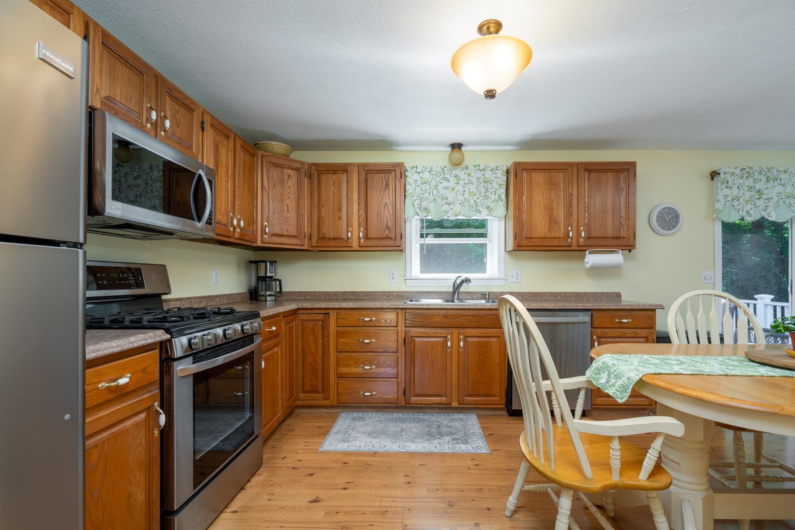 5 Taryn Road Derry, NH 03038 - Photo 9 of 38