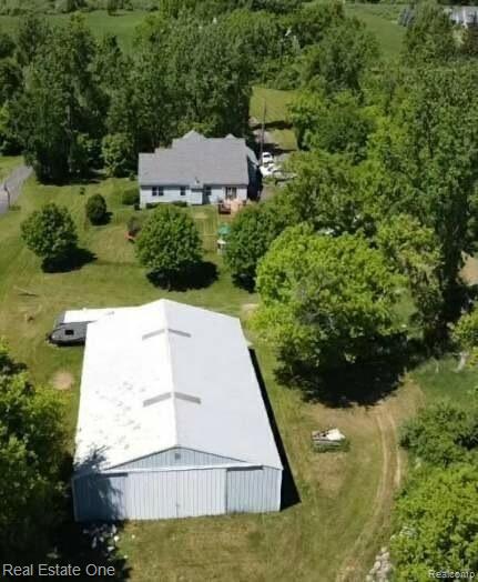 10330 County Line Road Ortonville, MI 48462 - Photo 5 of 44 IMG_0744.JPG
