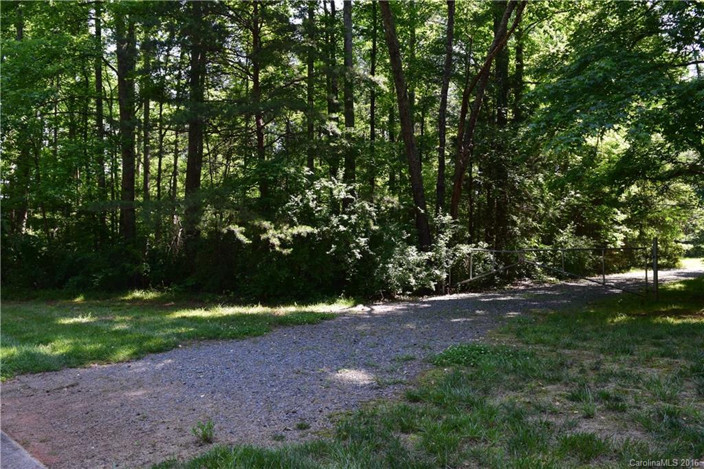 8324 Getalong Road Charlotte, NC 28215 - Photo 2 of 12 Gallery Image 2