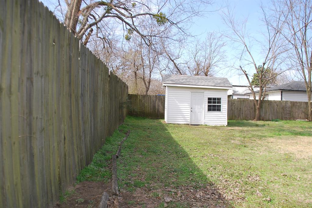 2604 West Johnson Street Denison, TX 75020 - Photo 4 of 40