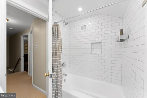 $765,000 | 223 Larrimore Lane, Erdenheim, PA 19038