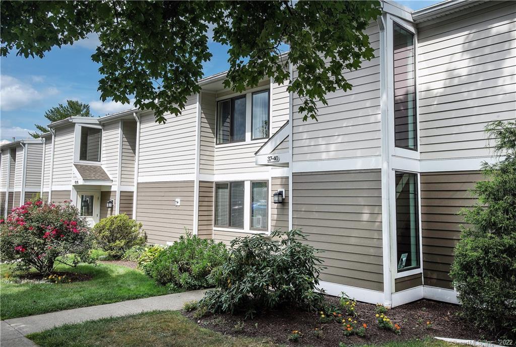 40 Lawson Lane, Unit 40 Ridgefield, CT 06877 - Photo 1 of 1