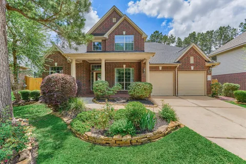 $750,000 | 11 East French Oaks Circle, The Woodlands, TX 77382