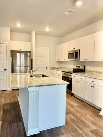 $2,300 | 7930 Triggerfish Way, North Charleston, SC 29420