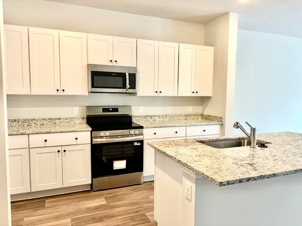 $2,300 | 7930 Triggerfish Way, North Charleston, SC 29420