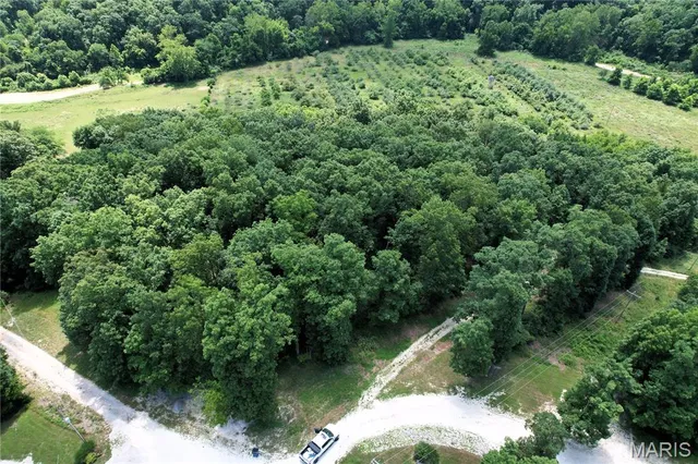 $289,000 | 65 Oak Valley Drive, Troy, MO 63379